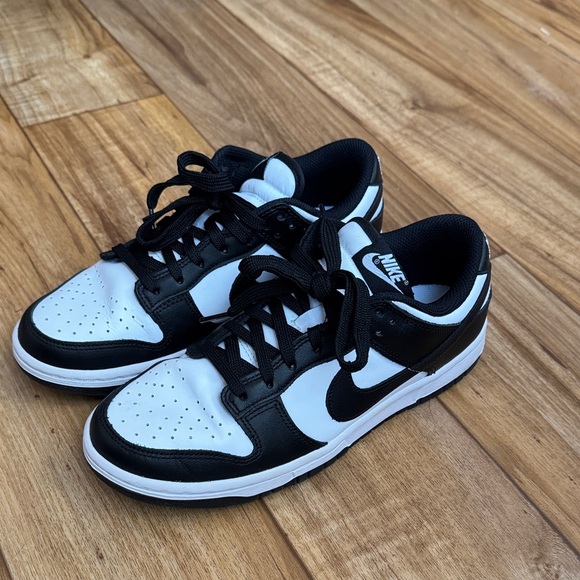 Nike Dunk Low women’s sneakers - Picture 2 of 5